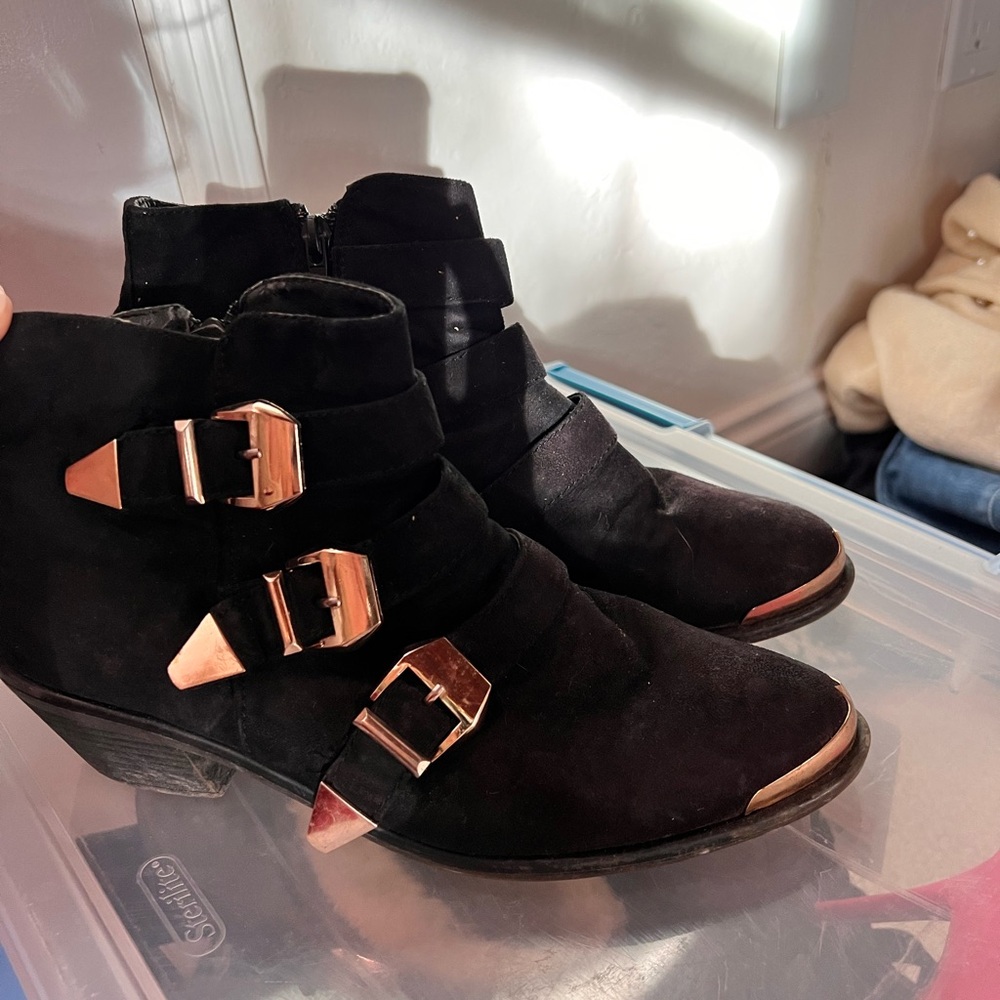 Cathy Jean Heeled Ankle Booties